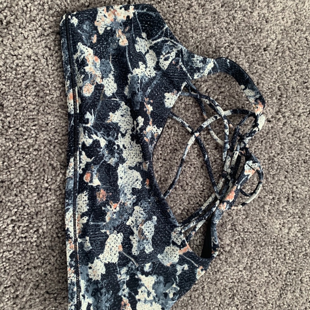 Lululemon bra